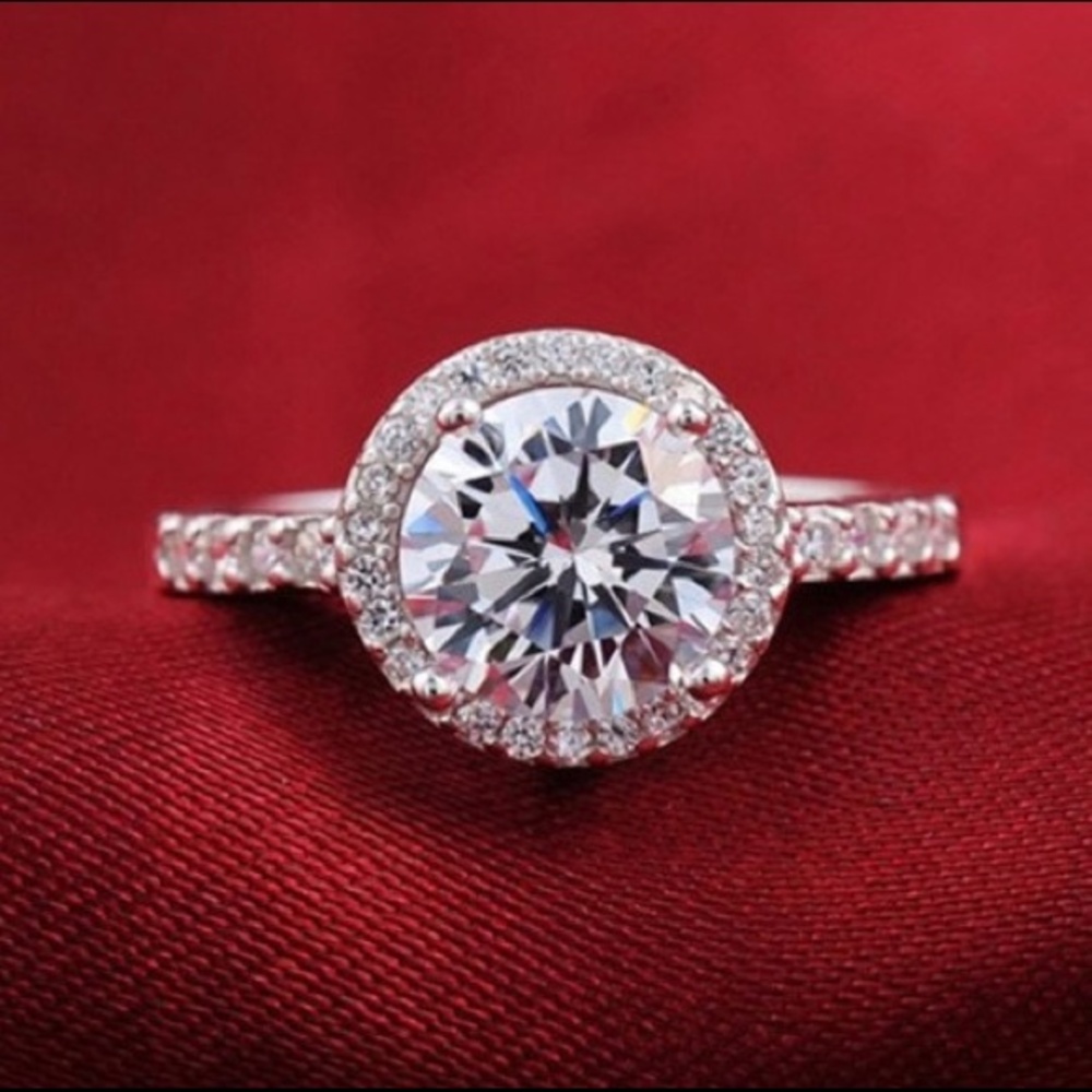 Beautiful  .925s ring!!!!